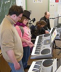 Dirk Carstens gibt Hilfen f&uuml;r das Keyboardspiel