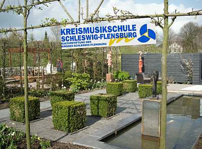 Landesgartenschau 2008 - Kreismusikschule Schleswig-Flensburg mit &uuml;ber 500 Musikern in concert am 15. Juni 2008 - Foto + Montage: Katja Negel